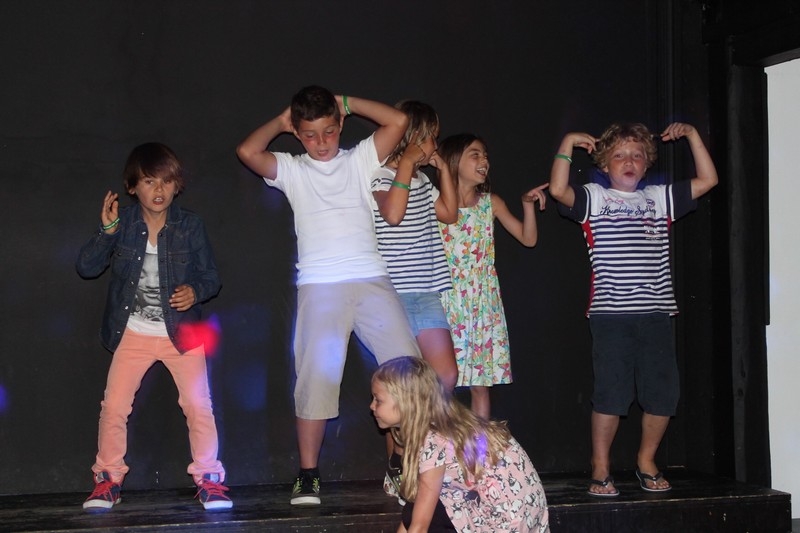 Village Camps International Summer Camp Leysin, Switzerland 2025-08-09 https://www.villagecamps.com/journals_admin/images/696-17-disco (65).jpg